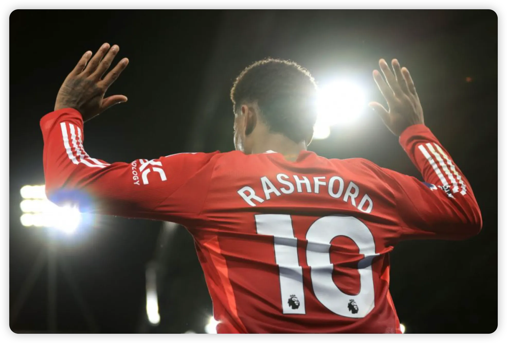 Manchester United’s Stance: Performance-Based Loan Structure